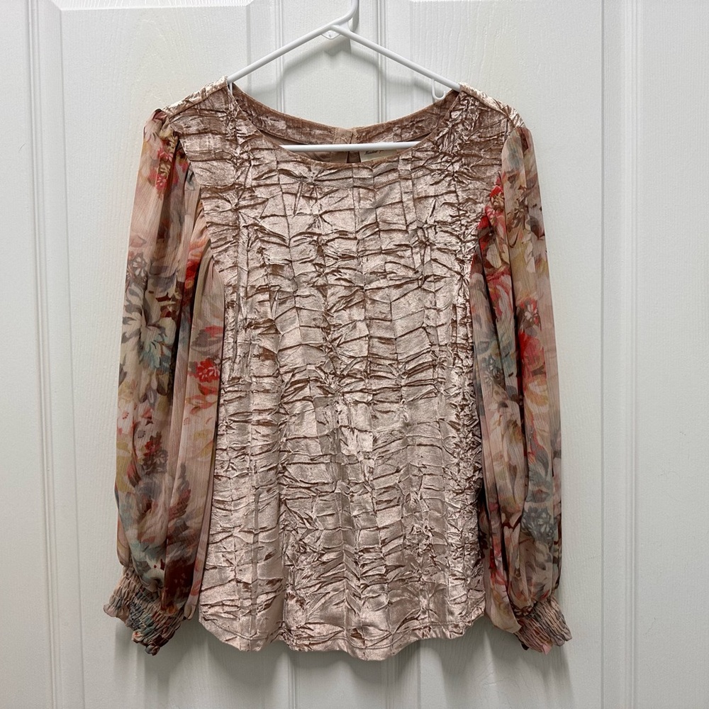 Meadow Rue Crushed Velvet blouse with Sheer Floral Chiffon sleeves. Blush Rose.